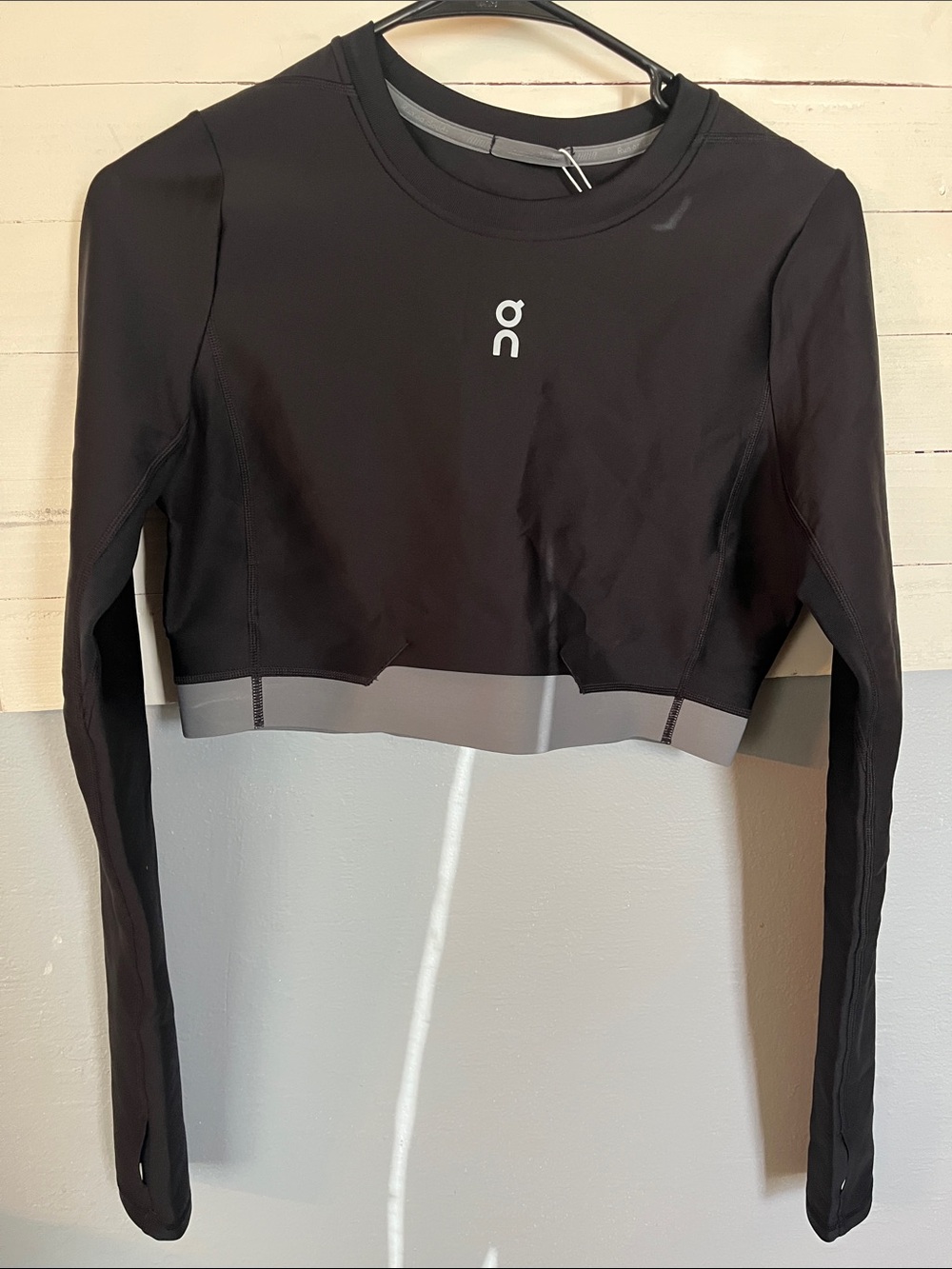 On Running Black Crop Long-Sleeve Performance Top with Gray Hem
